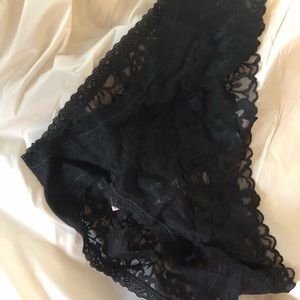 Women’s laced panties large
